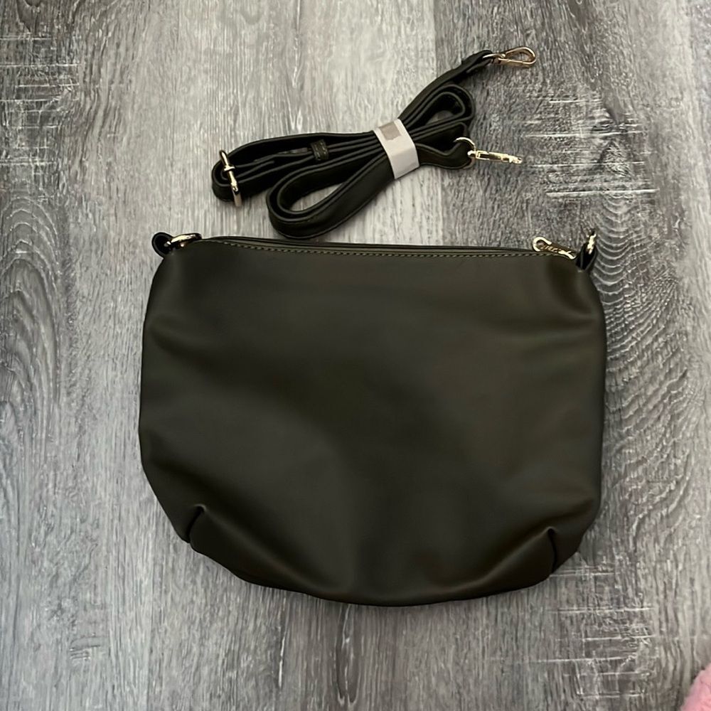 NWOT Dasien handbag in olive green